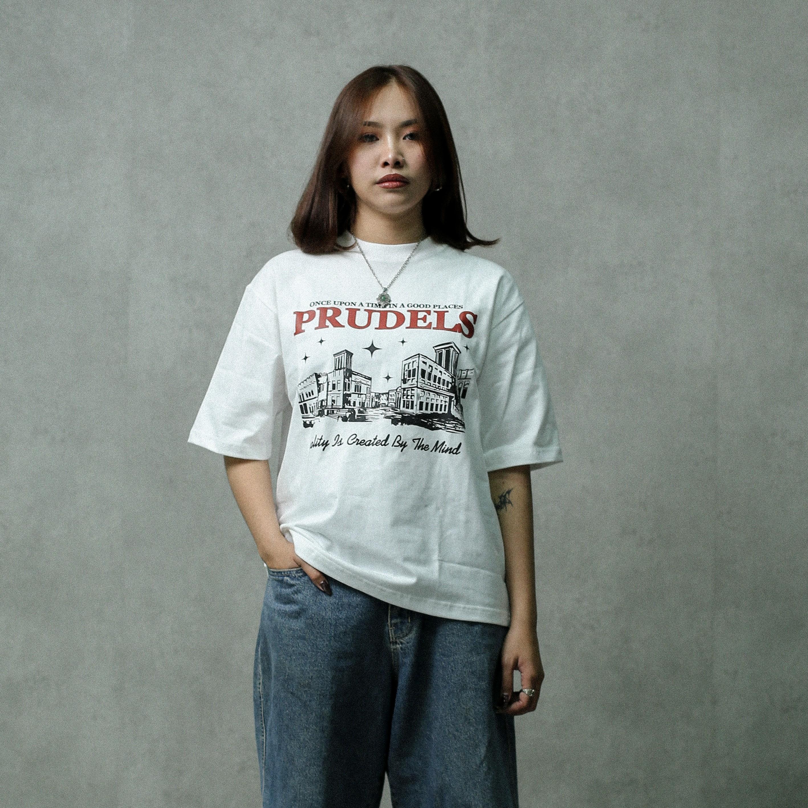 Prudels Kaos Oversize Boxy Putih Unisex - Premium Distro Streetwear - Artikel Home - T-Shirt Full Cotton 16s Tebal & Nyaman foto 3