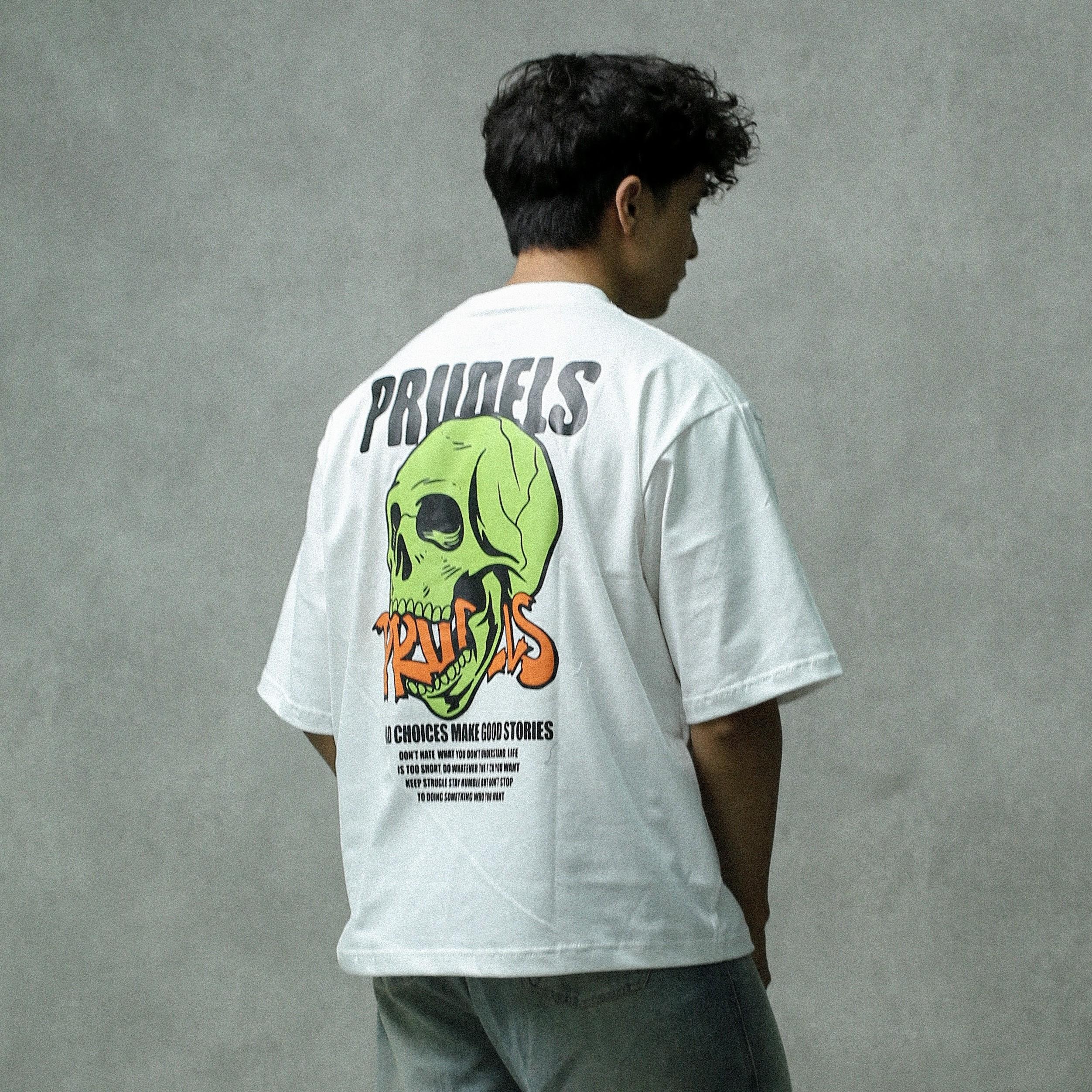 Prudels Kaos Oversize Boxy Putih Unisex - Premium Streetwear Distro - Artikel Green Skull - T-Shirt Full Cotton 16s Tebal Nyaman foto 6