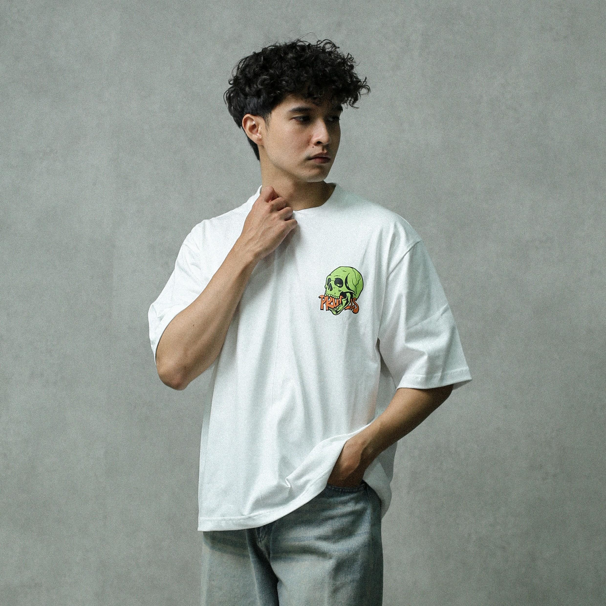 Prudels Kaos Oversize Boxy Putih Unisex - Premium Streetwear Distro - Artikel Green Skull - T-Shirt Full Cotton 16s Tebal Nyaman foto 7
