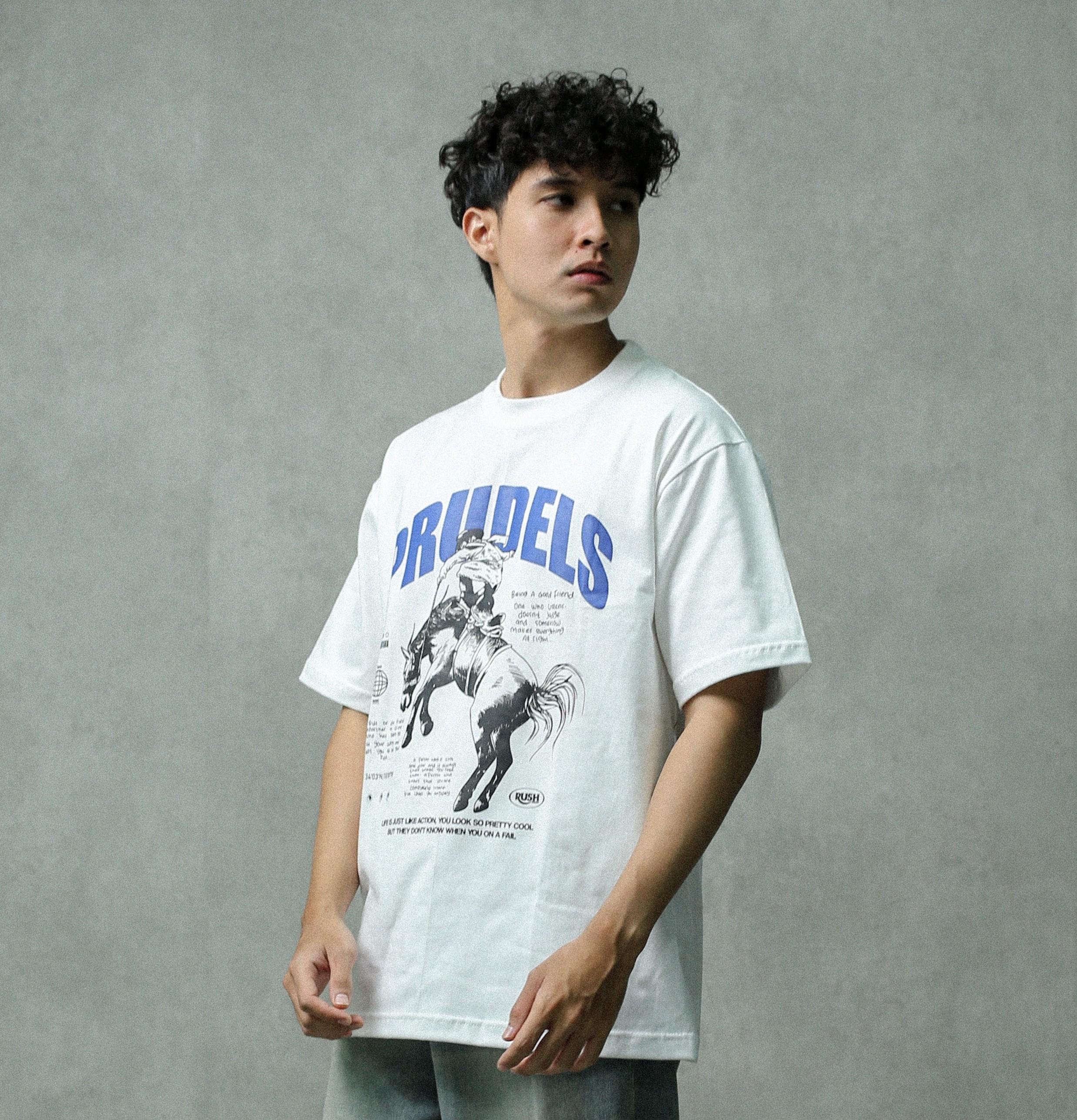 Prudels Kaos Oversize Putih Unisex - Premium Distro Streetwear - Artikel Horse - Full Cotton 16s Tebal & Eksklusif foto 4